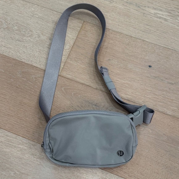 Lululemon Belt Bag (Grey) 🩶 - Picture 1 of 3